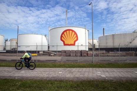 Shell Buys Russian Oil at Bargain Price